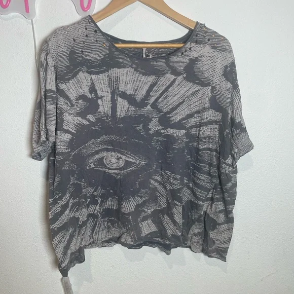 Magnolia Pearl Gray Graphic tee - Picture 9 of 10